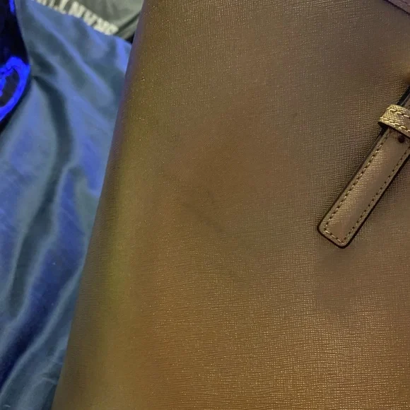 EUC Michael kors gold XL tote bag - Picture 17 of 17